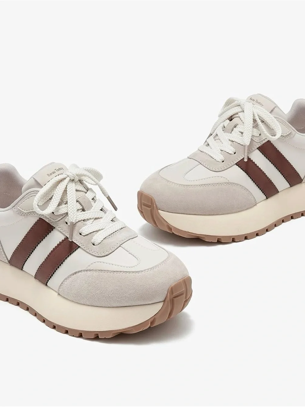 Retro-Style Women’s Athletic Sneakers in Cream & Brown